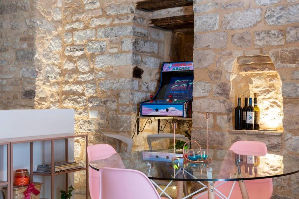 Cornelia Cavern Cosy Studio Apartment In Spello Εξωτερικό φωτογραφία