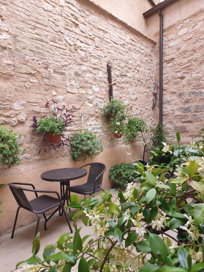 Cornelia Cavern Cosy Studio Apartment In Spello Εξωτερικό φωτογραφία